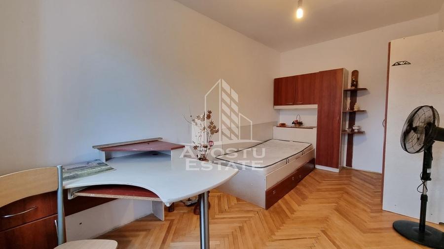 Apartament cu 3 camere, etaj intermediar, zona Dacia - 1