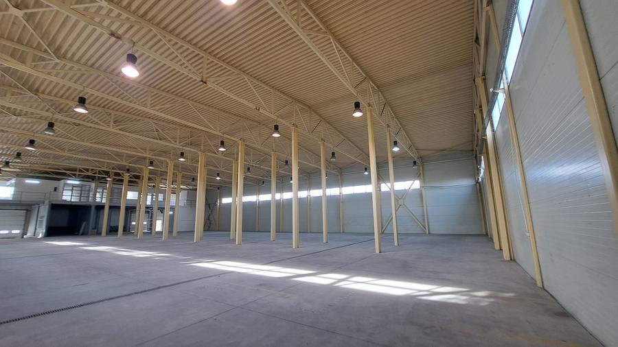 HALA DEPOZITARE CU ETAJ PARTIAL PENTRU BIROURI AMPLASAMENT: OTOPENI - 38