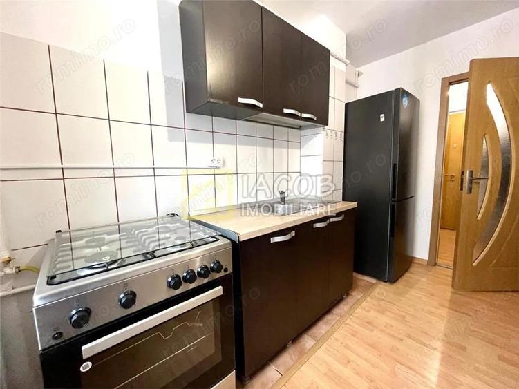 Apartament, str. Bicaz, 3 camere decomandate, etaj 1 - 2