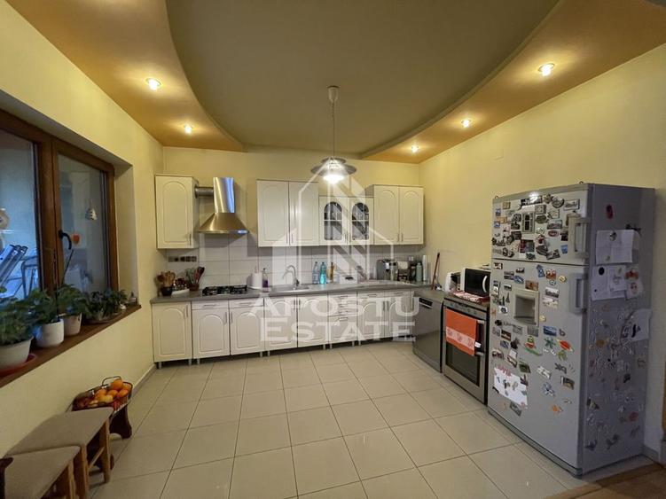 Casa individuala cu 8 camere, + anexa, Zona Bucovina - 5