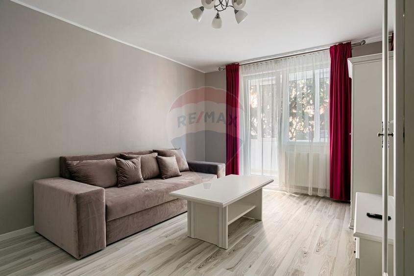 Apartament 3 camere, zona Traian-Boul Rosu - 2