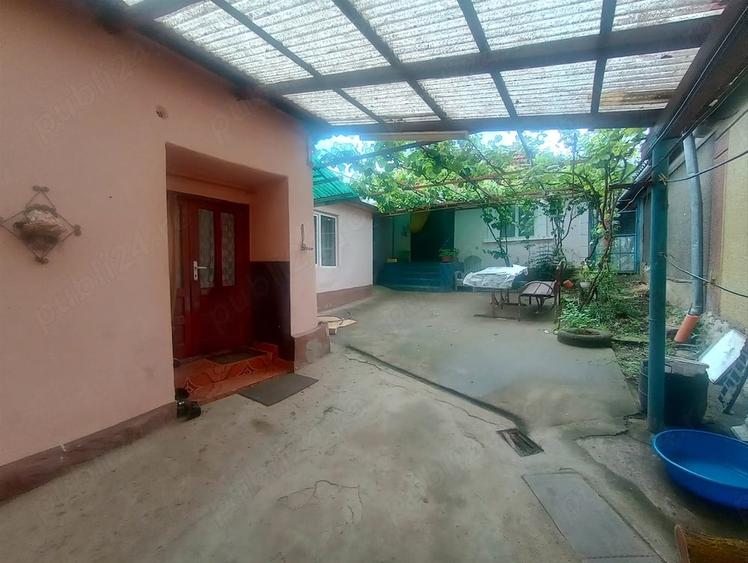 Casă cu Teren 20 Mp în Vintere