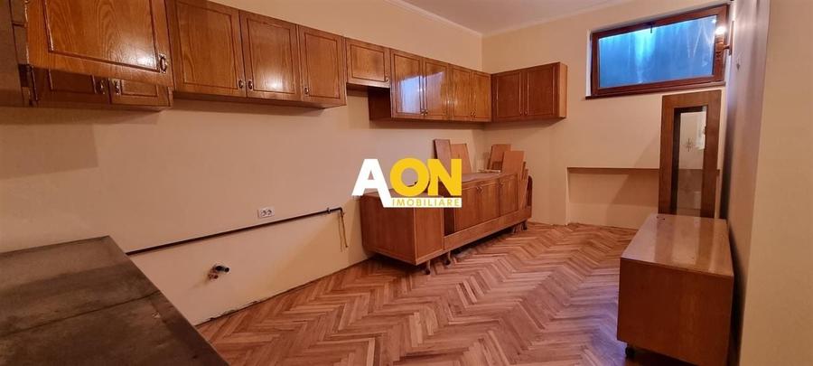 Spatiu Comercial Renovat cu Curte Interioara 7 Euro/mp - 8