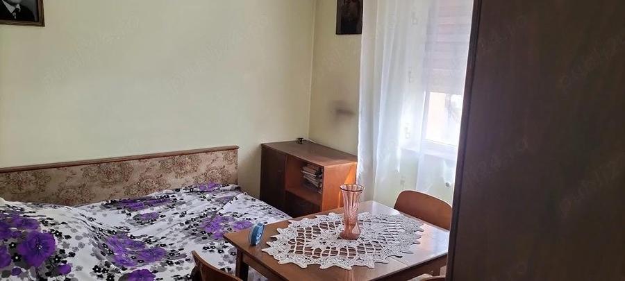 vind apartament 3 camere zona Centrala, etaj 2 - 5