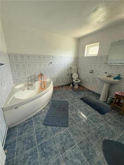 Casa tip parter - 4 camere decomandata zona Micro 5 - 9