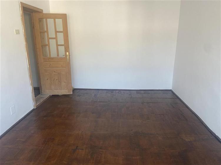 Apartament 2 camere , cartier Sud , 54 mp , decomandat , liber , - 2