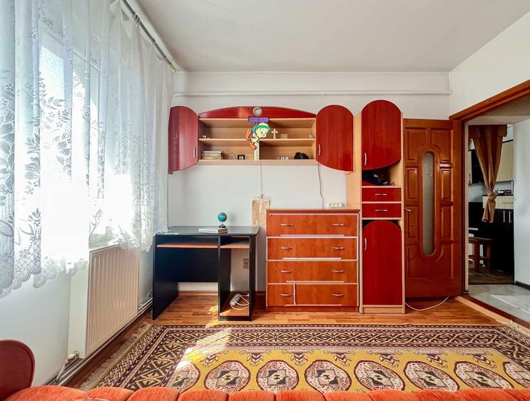 Apartament de vanzare, 3 camere, Semidecomandat, Mobilat & Utilat - 4