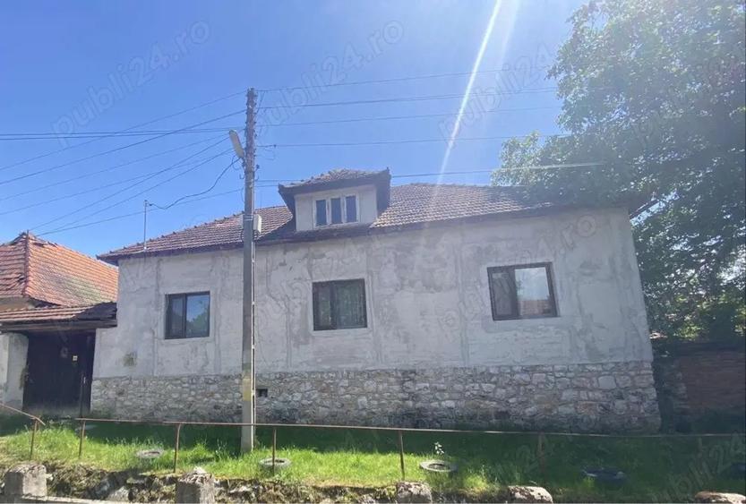 Casa complet renovata ?i utilata Varzarii de Jos (2 km de Va?cau) + Teren agricol inclus - 9