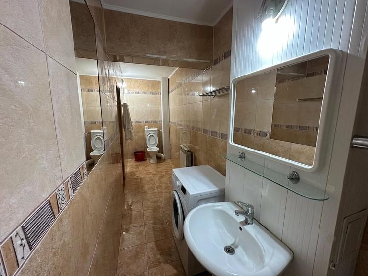 Apartament cu 3 camere decomandat, mobilat în Central