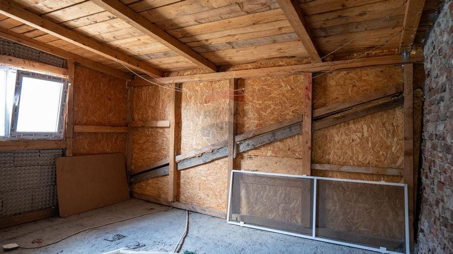 Oferta - casă de vânzare  si teren 241 mp, în zona Andronache - 10