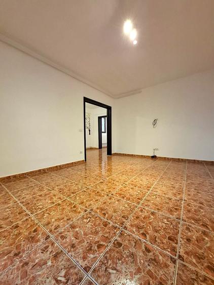 Apartament 3 Camere Ultracentral ,etaj 1 , garaj si boxa - 3