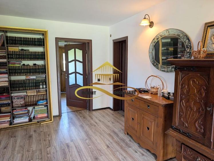 Casă &icirc;n Traian, poziție excelentă! - 7