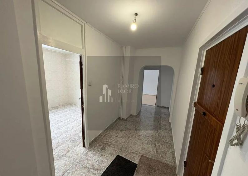 Apartament 2 camere decomandat an 1990 - metrou Eroii Rev... - 6