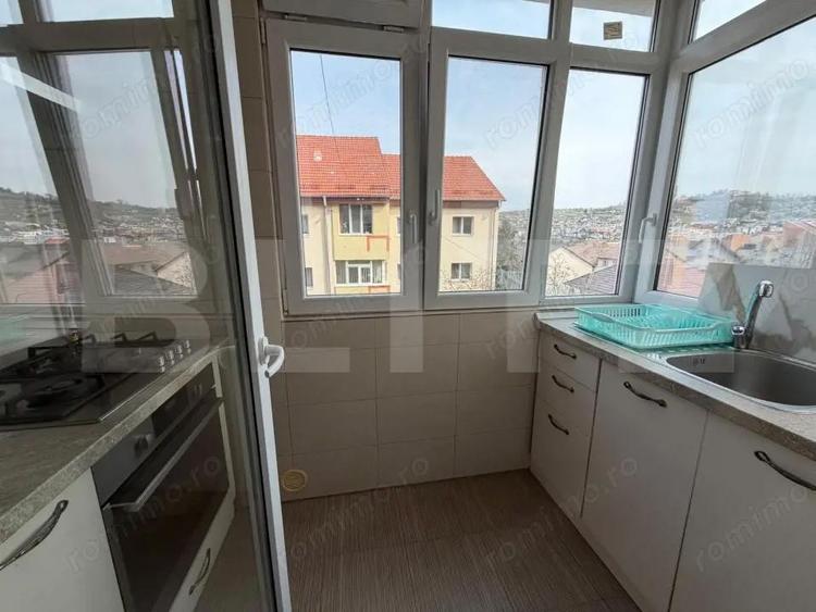 Apartament cu 3 camere de inchiriat, zona Bradet - 10