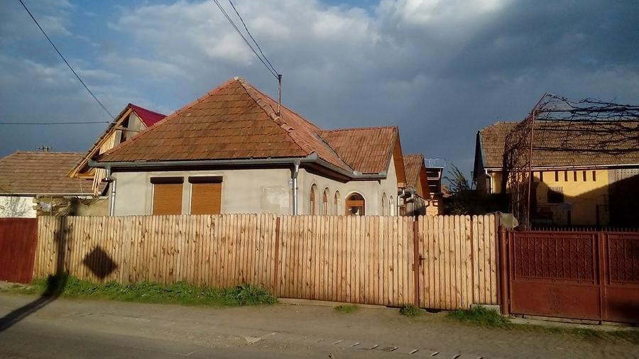 Vand casa cu 3 camere + dependinte, teren 320 mp, sat Ibanesti, str. Principala - 2