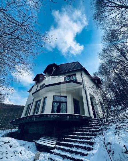 ???? Pensiune de vanzare in Moieciu teren 1.900 mp, pr ???? Pensiune de vanzare in Moieciu teren 1.900 mp, pr