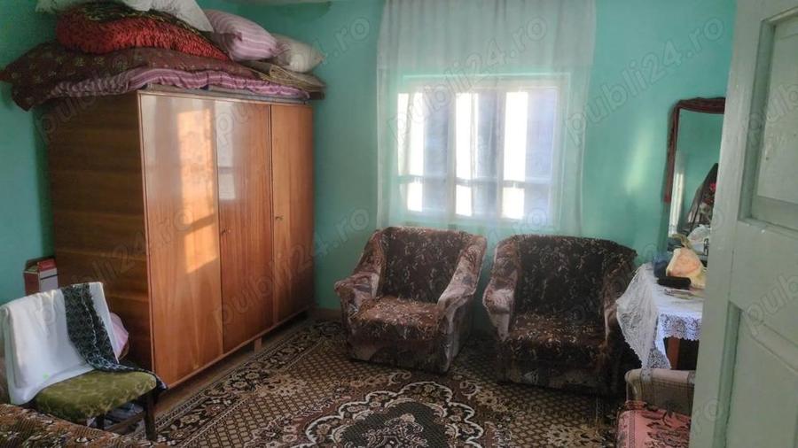 Casa de vanzare cu teren, in centru Rosia de Amaradia, Gorj - 4