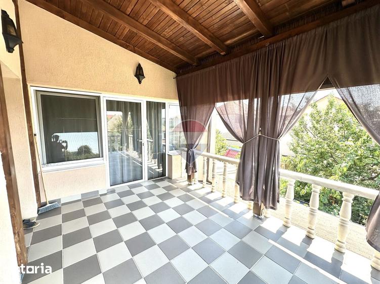 Casă cu 7 camere cu Teren 504 Mp în Pârneava
