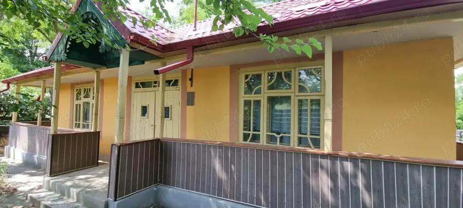 Casa batraneasca, recent renovata - 2