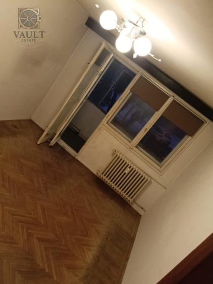 Apartament 3 camere - parter cu balcon - zona Titan - 1