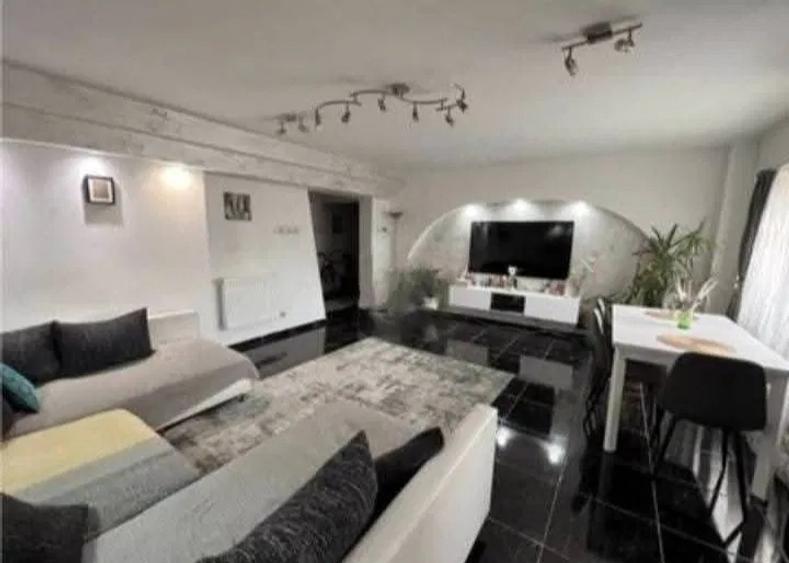 Apartament cu 3 camere, decomandat, etaj 3/7, zona Cug - 3