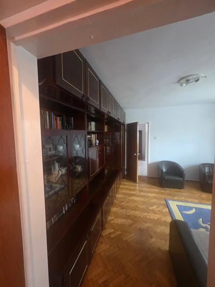 Inchiriez apartament 2 camere - 3