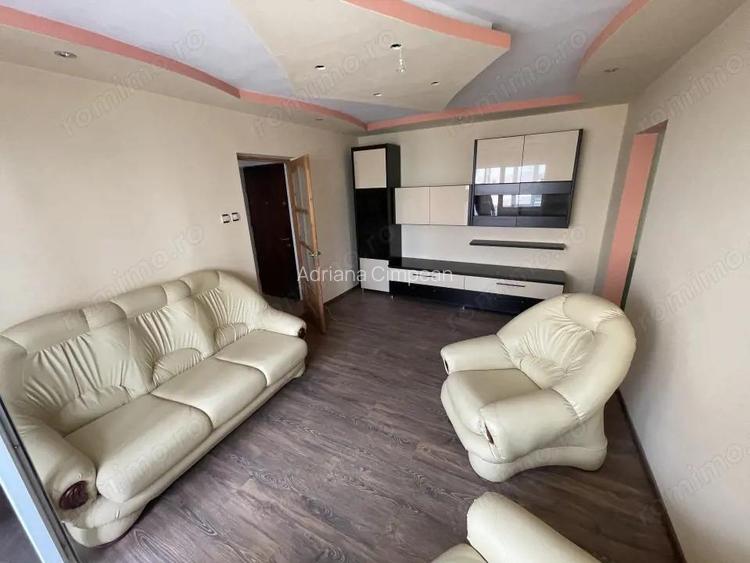 De vanzare apartament cu 3 camere, etajul 2, Dealul Florilor De vanzare apartament cu 3 camere, etajul 2, Dealul Florilor