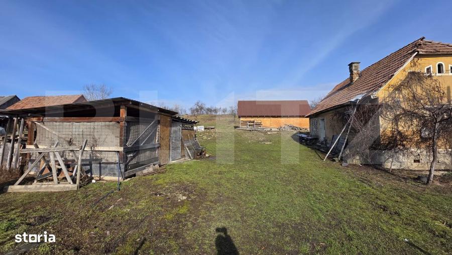 Casa cu teren 3.800 mp, cu 35 m front stradal, la 10 km de Bistrita, M - 5