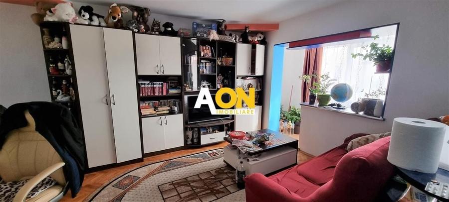 De vanzare apartament 2 camere zona Cetate - 2