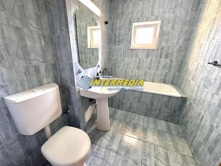 3 camere de inchiriat Bloc Nou Centru etaj 1 mobilat - 4