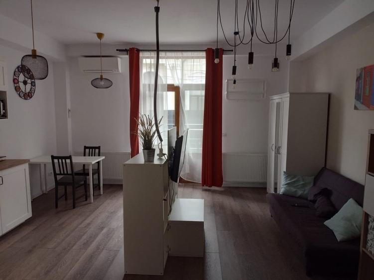 Închiriere Apartament Studio Modern – Zonă Centrală - curte interioara 450 Eur - 2