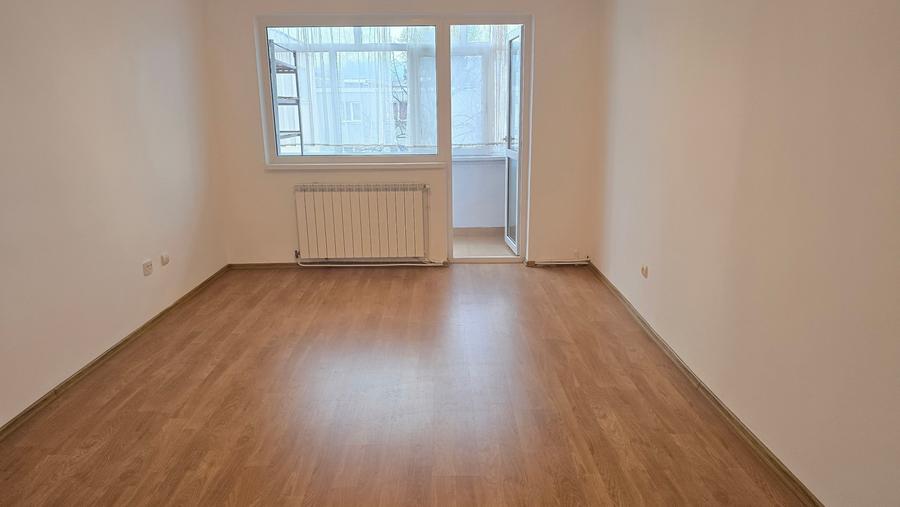 Vand apartament  3 camere cu intrari separate in Deva, zona Titu Maiorescu, - 1