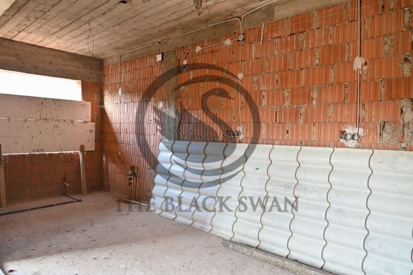 Casa la rosu de vanzare | Iordacheanu - Valea Cucului | Comision 0% - 8