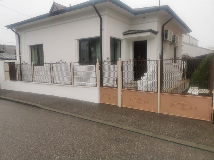 Inchiriez casa ultracentral, zona foarte buna - 1