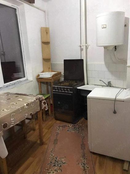 Ofer spre inchiriere pe termen lung garsoniera in Aiud, central - 2