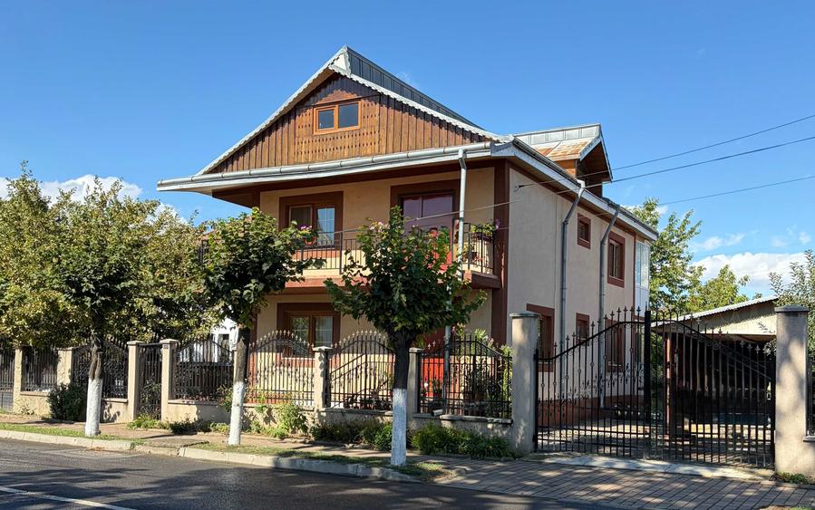 Casă cu 4 camere cu Canalizare în Exterior Vest