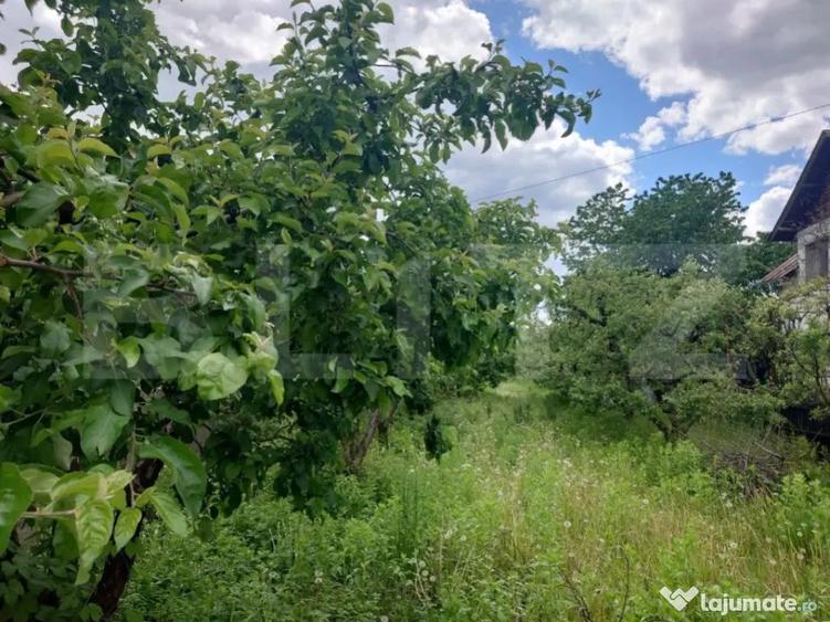 Teren intravilan, de vanzare, 2474 mp, zona Voinesti - 3