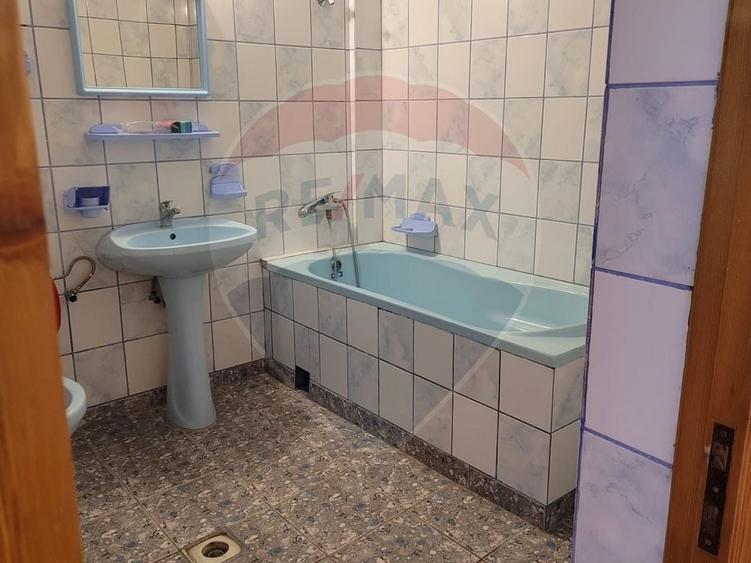 VILĂ MIXTĂ DE VÂNZARE – STRADA 1 DECEMBRIE 1918 - 17