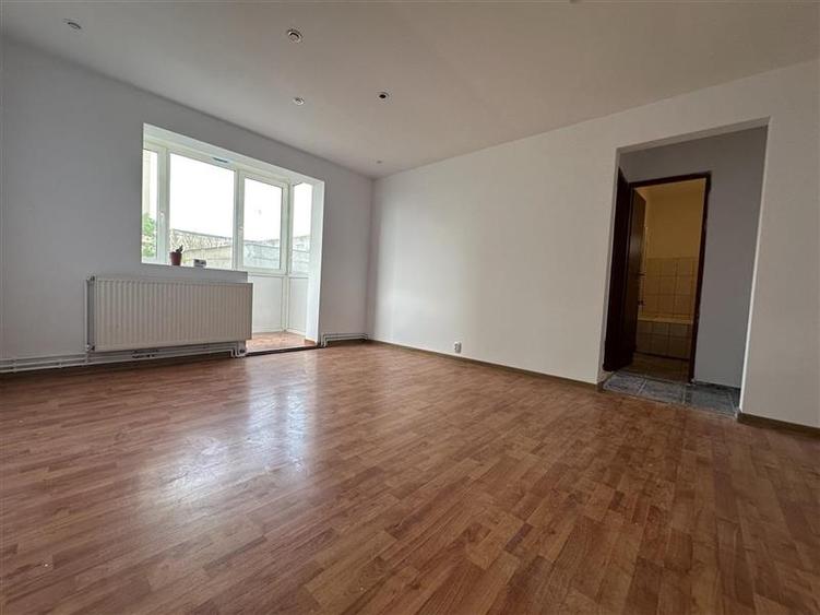 Etaj 2 bloc izolat cu centrala proprie - 12