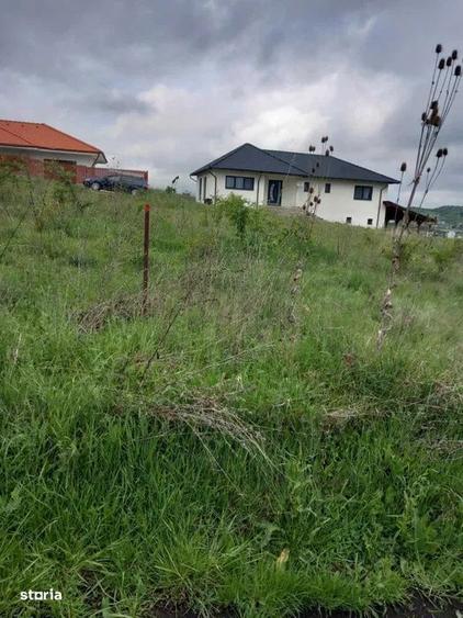 Teren intravilan, 500 mp,cu front la 2 strazi de 16.2 m fiecare in Ch - 1