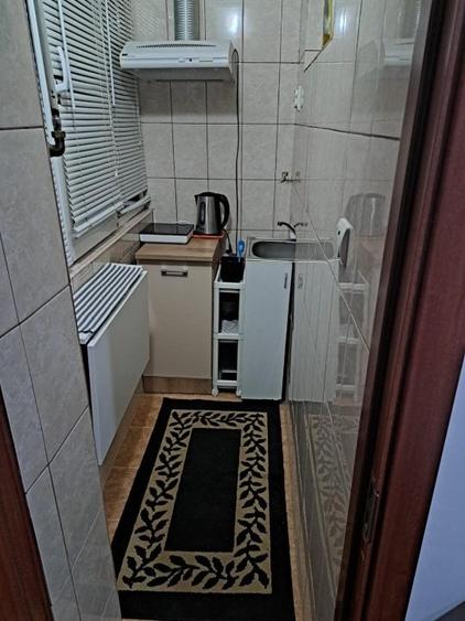 Garsonieră decomandată, mobilată în Romană