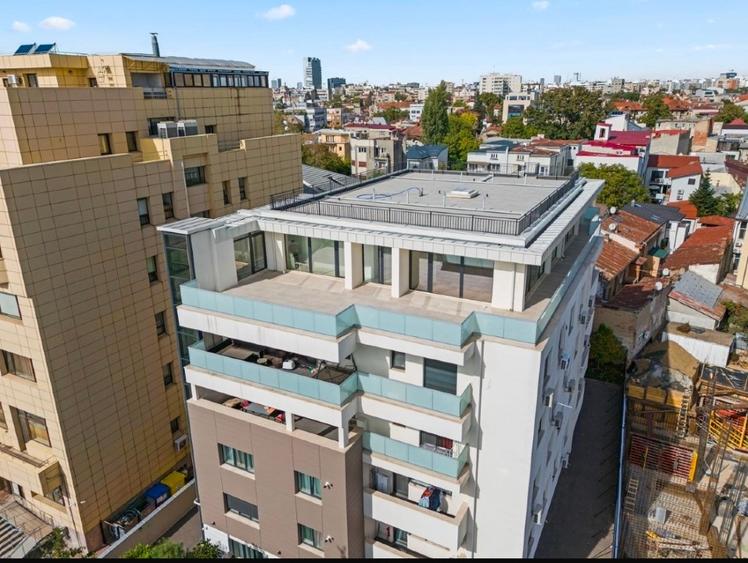 Ultimul apartament de vanzare - 2