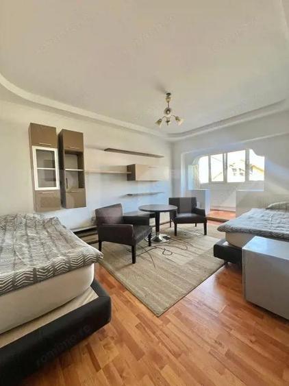 Apartament cu 3 camere, decomandat, 65 mp, zona Materna - 9