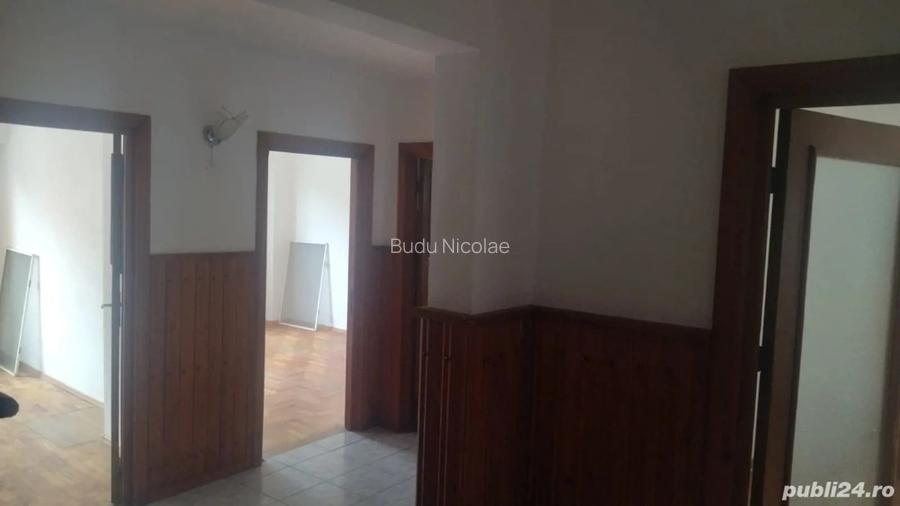 Vand apartament cu 3 camere Vand apartament cu 3 camere