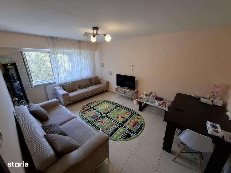 Apartament cu 3 camere în Brotăcei