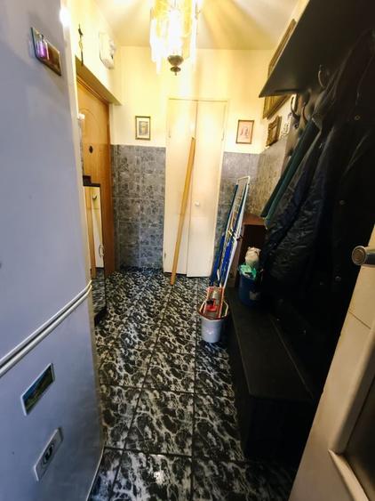 Apartament 2 camere, decomandat, parter cu balcon, GARAJ,  zona Mercur - 9