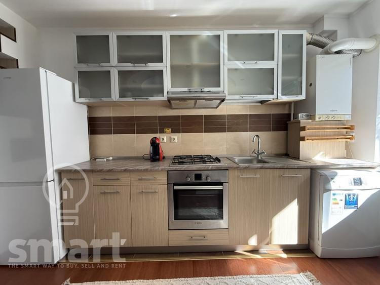 Apartament cu 2 camere semidecomandat, mobilat în Bună Ziua