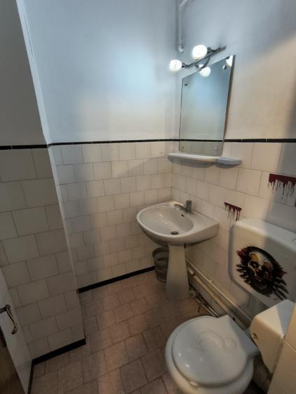 Apartament cu 3 camere decomandat, mobilat în