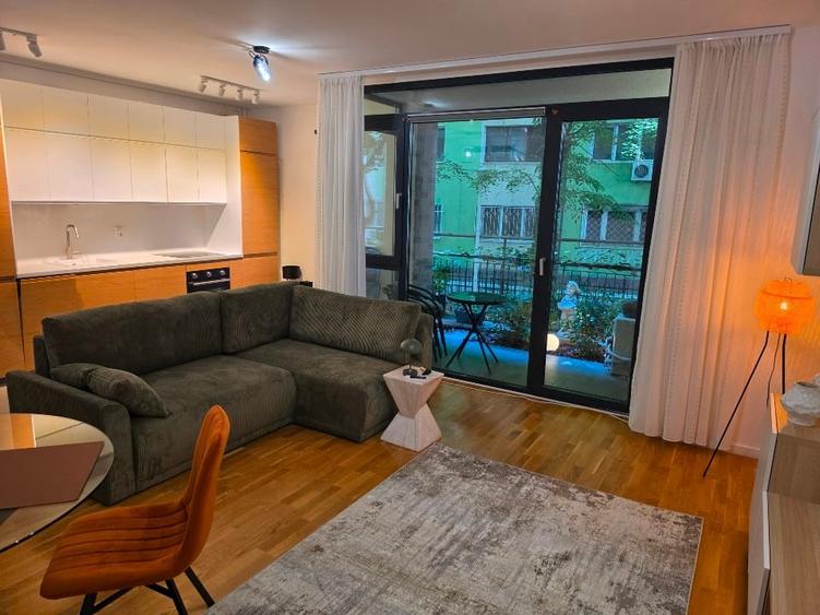 Apartament cu 2 camere decomandat, mobilat în Unirii