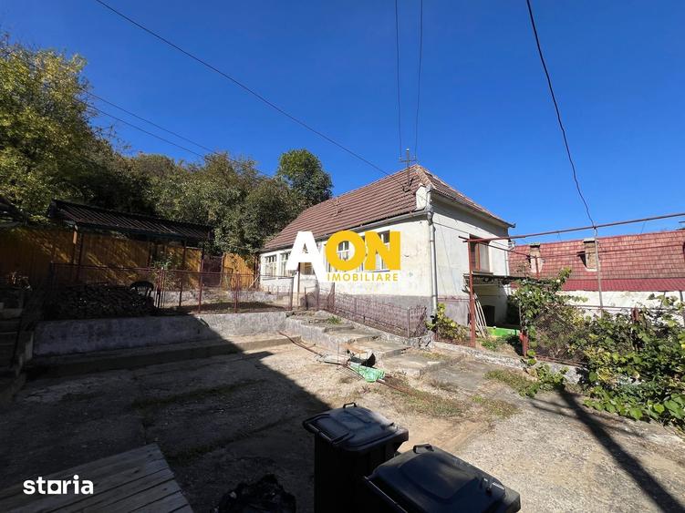 Casă cu 3 camere cu Teren 2835 Mp în Pianu
